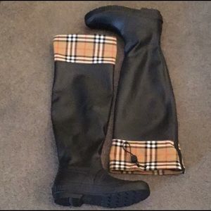 Burberry Freddie Rain Boots Size 11.